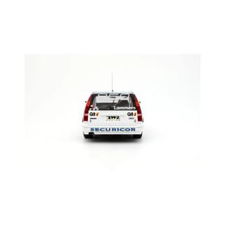 VOLVO 850 ESTATE BTCC JAN LAMMERS 1994 OttO mobile 1:18 Resinemodell (Türen, Motorhaube... nicht zu öffnen!)